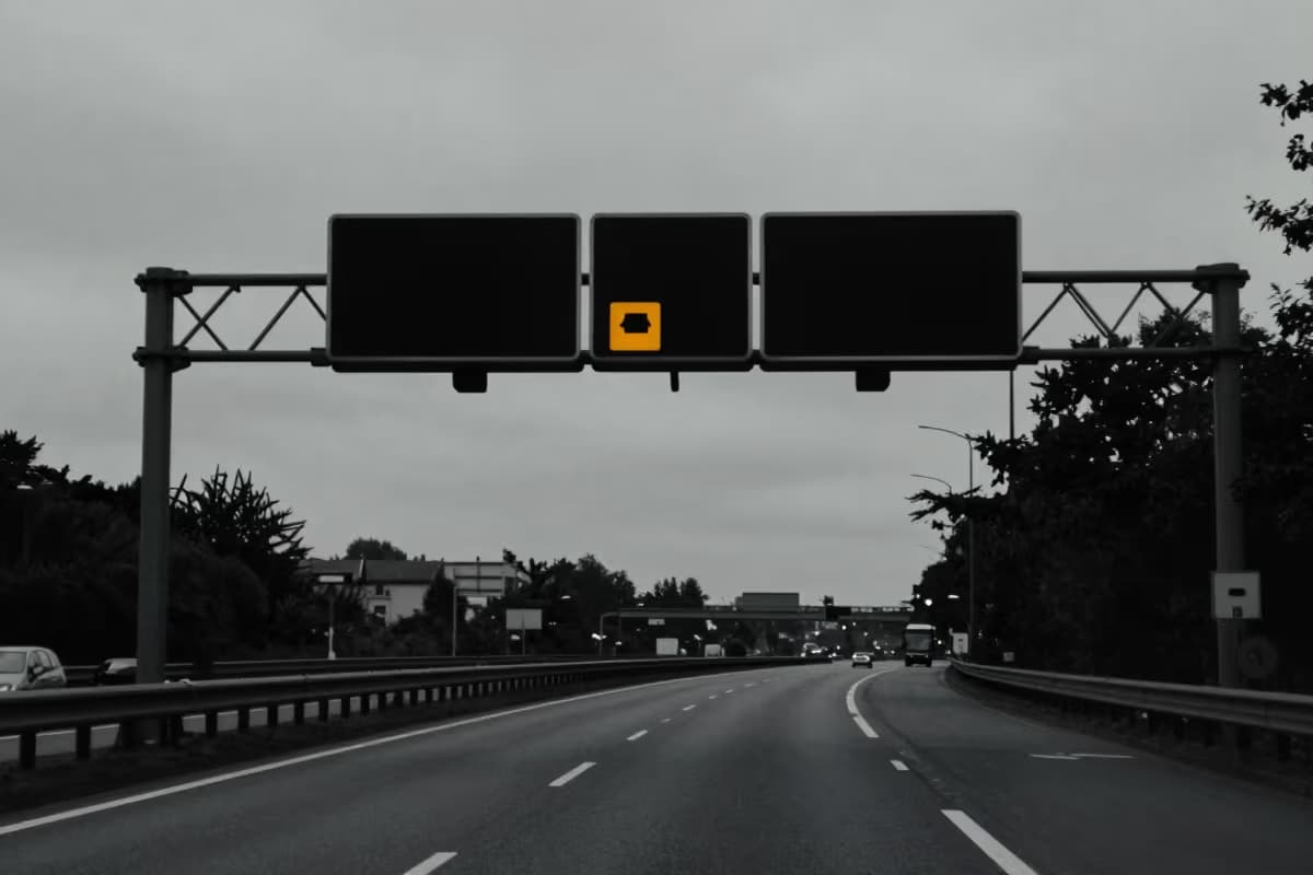 Autobahnauffahrt am Berliner Stadtrand